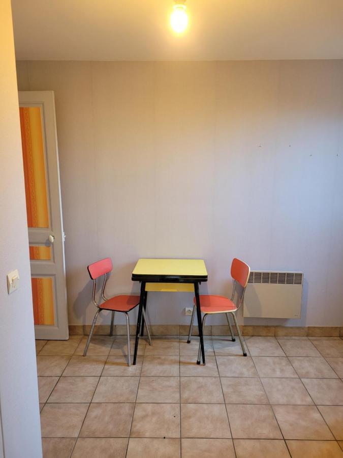 Petite Maison A Salbris Exterior foto